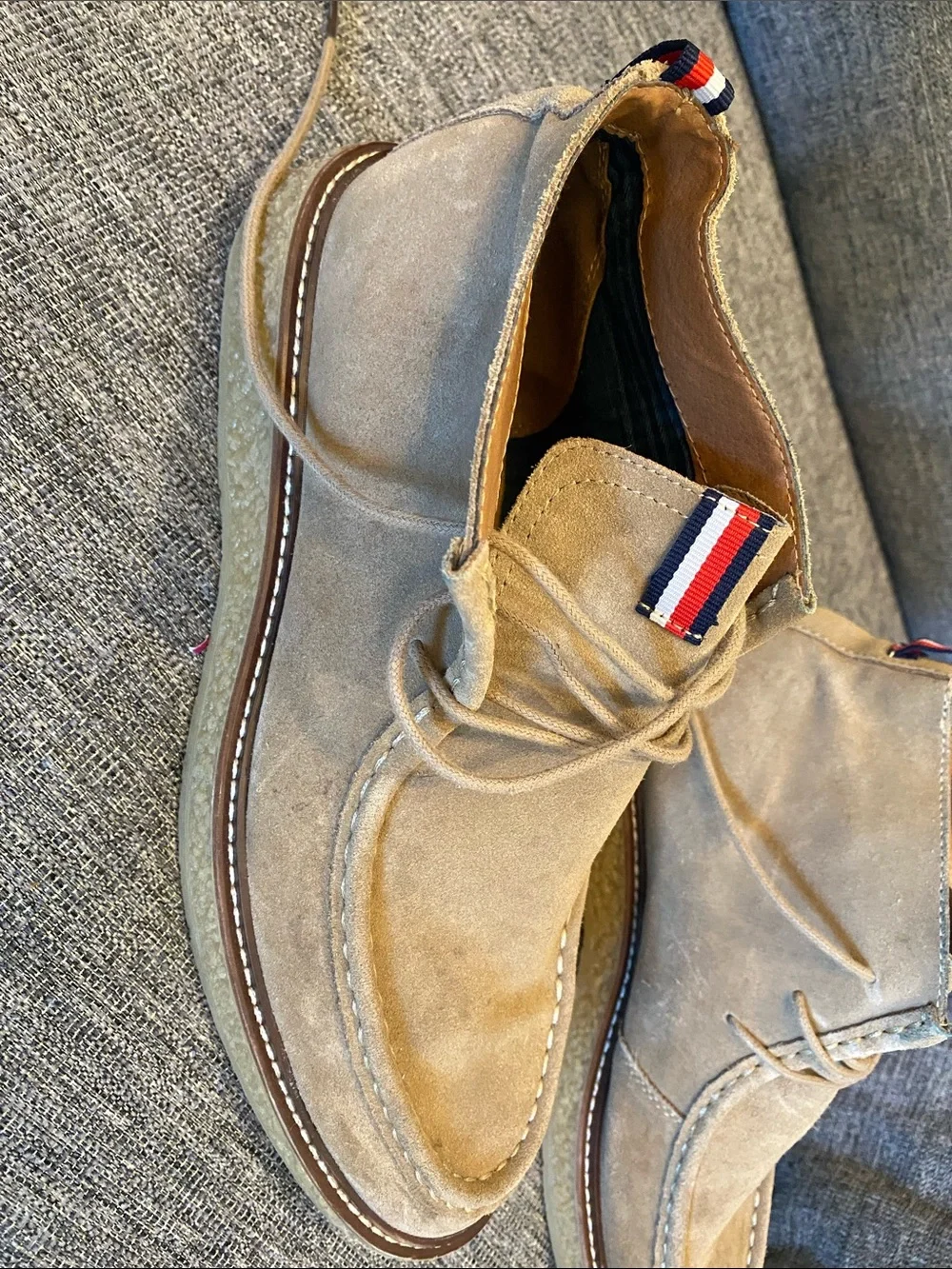 Tommy Hilfiger Men's Light Tan Suede Chukka Boots